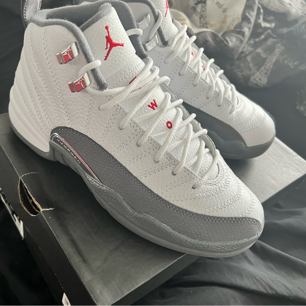 Jordan Retro 12 White/ Dark Grey/ Gym Red